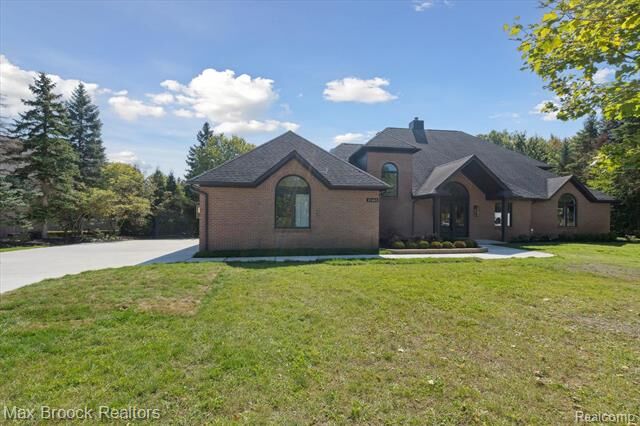 Property Photo:  22463 Norfolk Court  MI 48374 