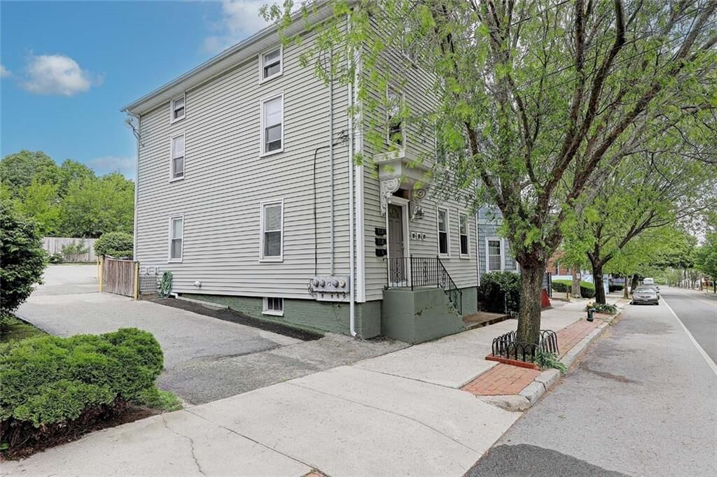 Property Photo:  510 Wickenden Street 3  RI 02906 