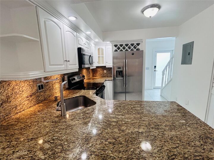 Property Photo: 8610 SW 156th Ct 115 FL 33193