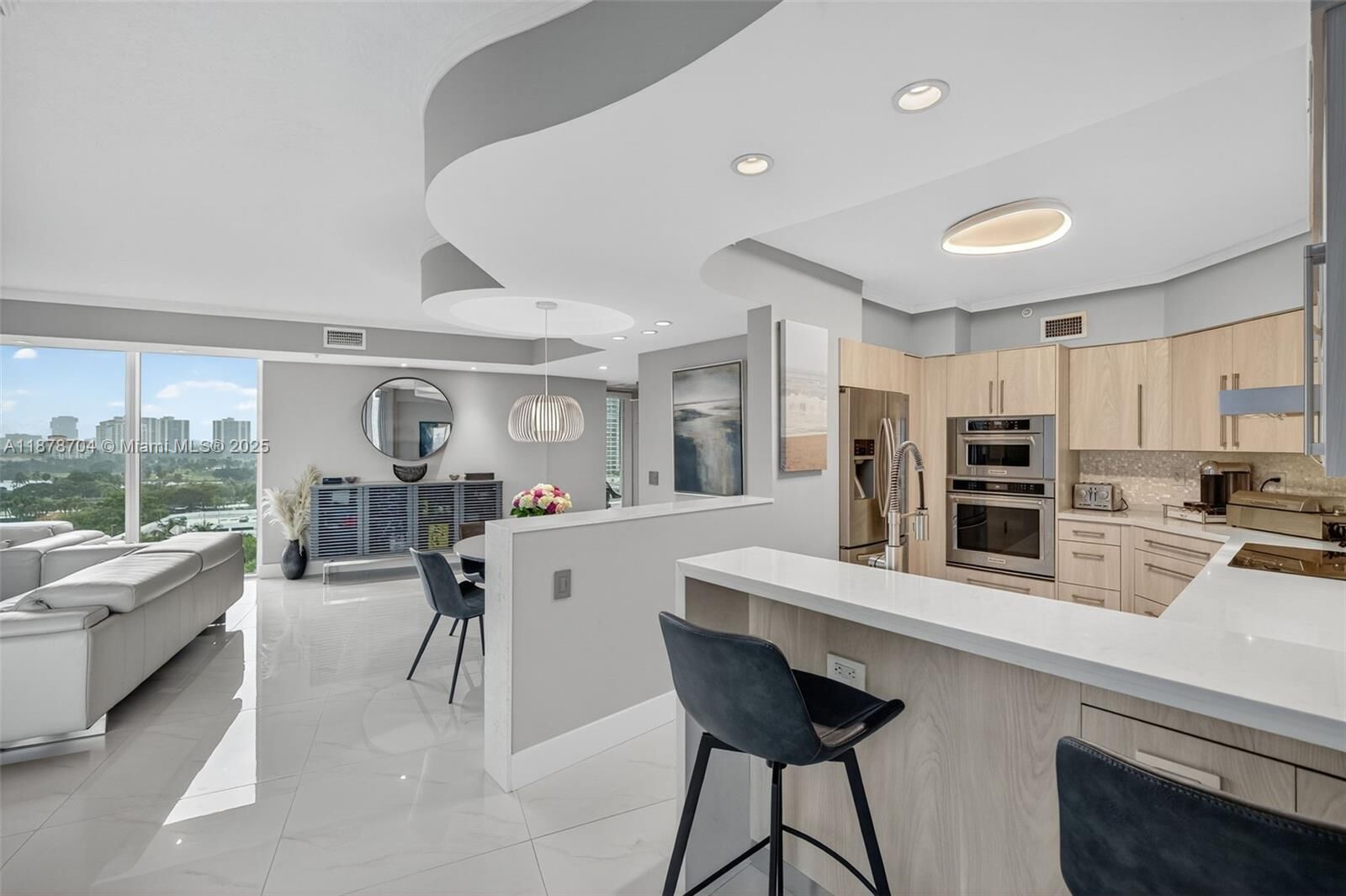 Property Photo: 3370 Hidden Bay Dr 1115 FL 33180
