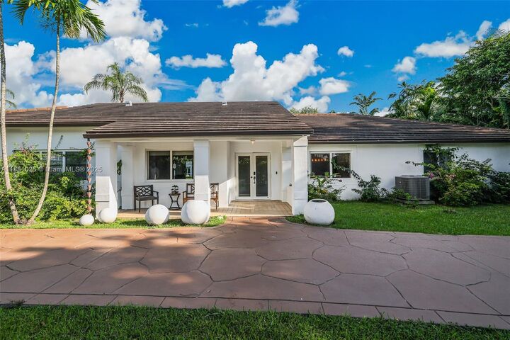 Property Photo:  11461 SW 93rd St  FL 33176 