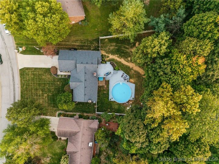 Property Photo: 4605 Shadyview Drive IN 47119