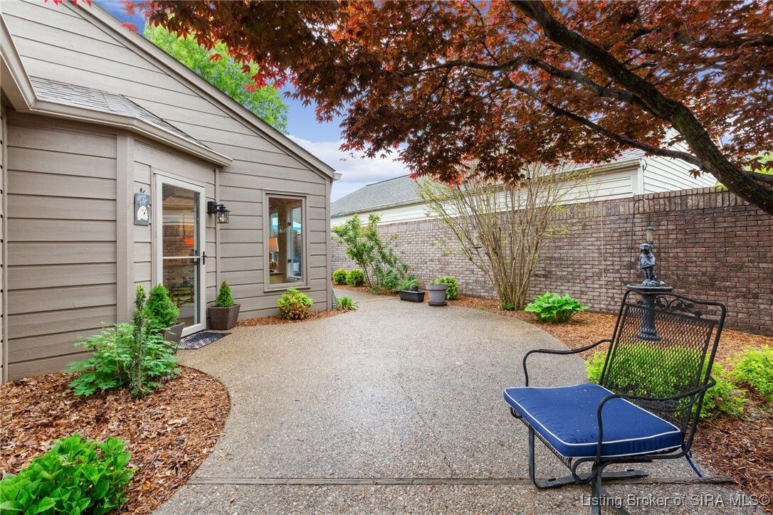 Property Photo: 33 Abby Chase Drive IN 47130