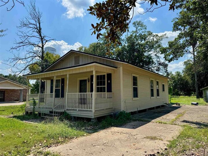 Property Photo: 117 S 7th Street S LA 70655