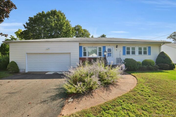 Property Photo:  11 Penn Road  CT 06042 