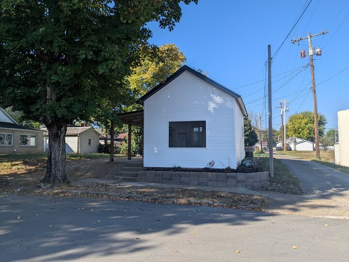 Property Photo: 301 Maple Street OH 45612