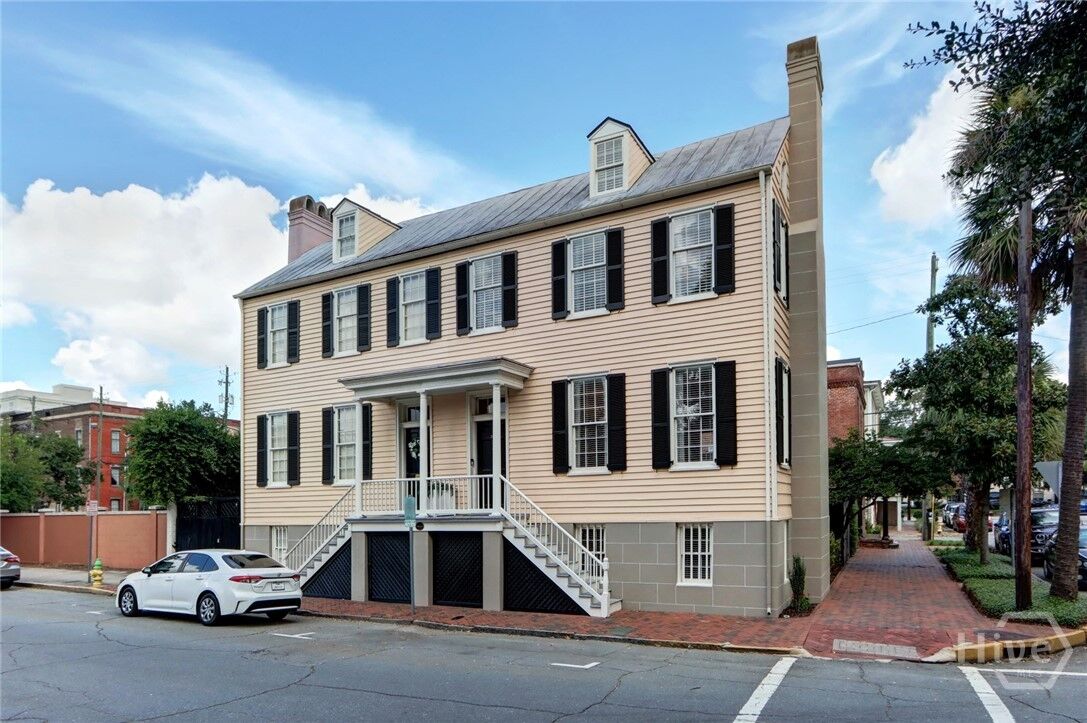Property Photo:  326 E Bryan Street  GA 31401 