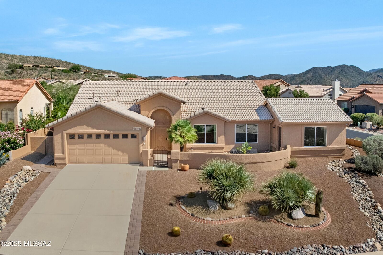 Property Photo: 65712 E Mesa Ridge Court AZ 85739