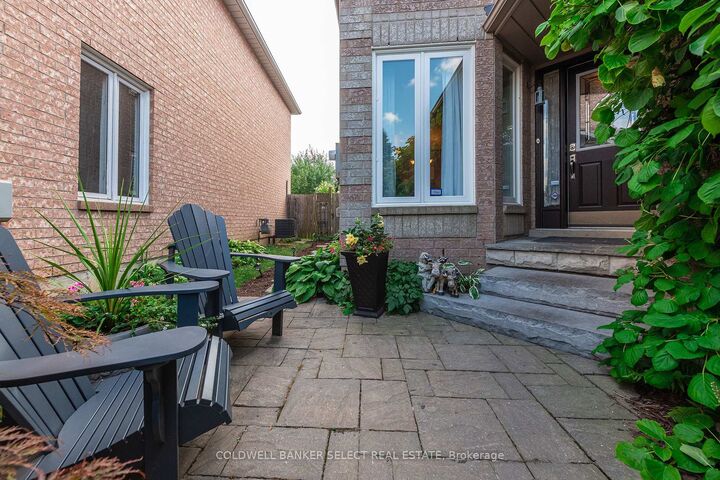 Photo de la propriété: 17 Saddletree Trail ON L6X 4M5
