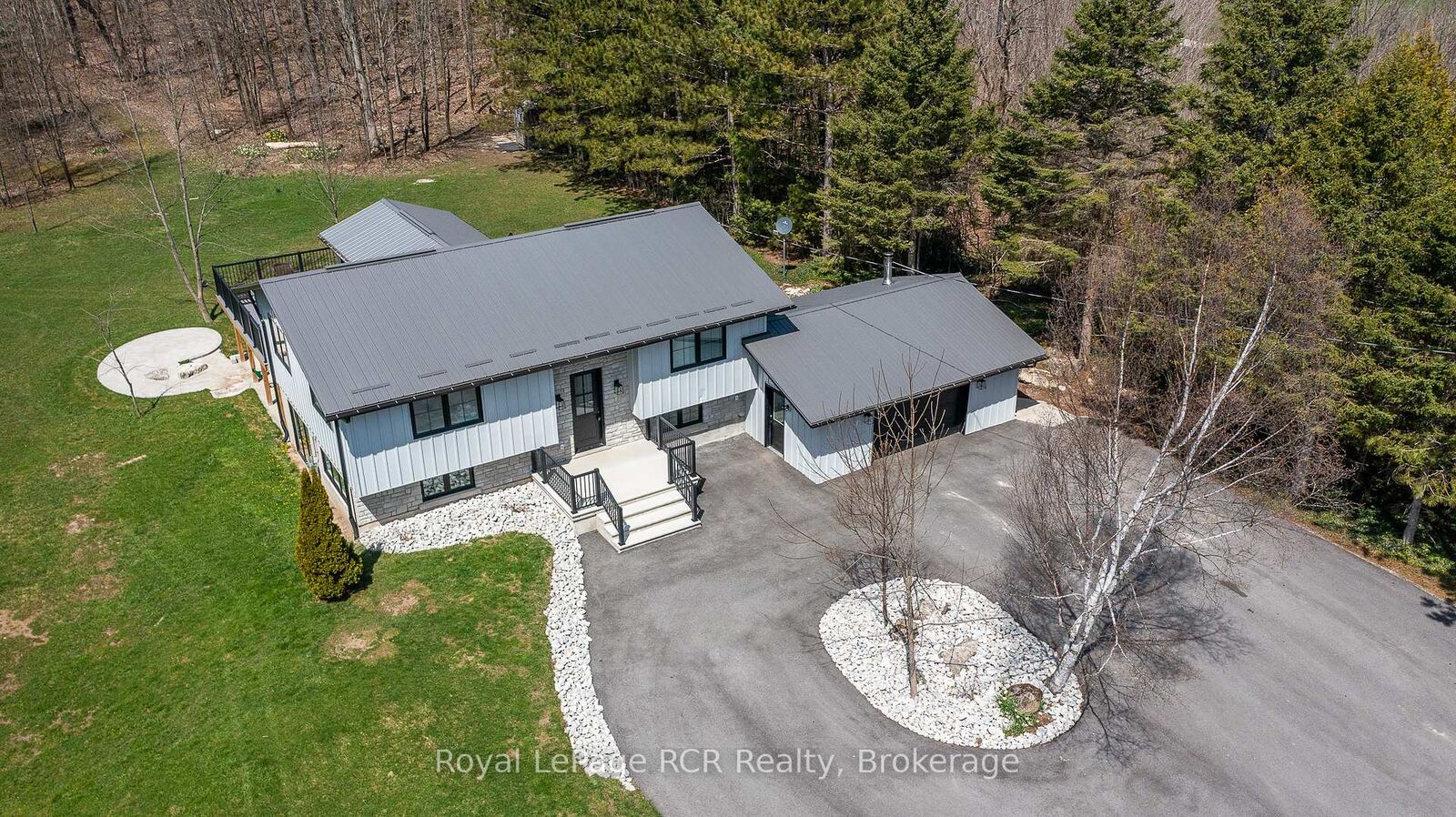 Property Photo:  126 West Street  ON N4K 5N7 