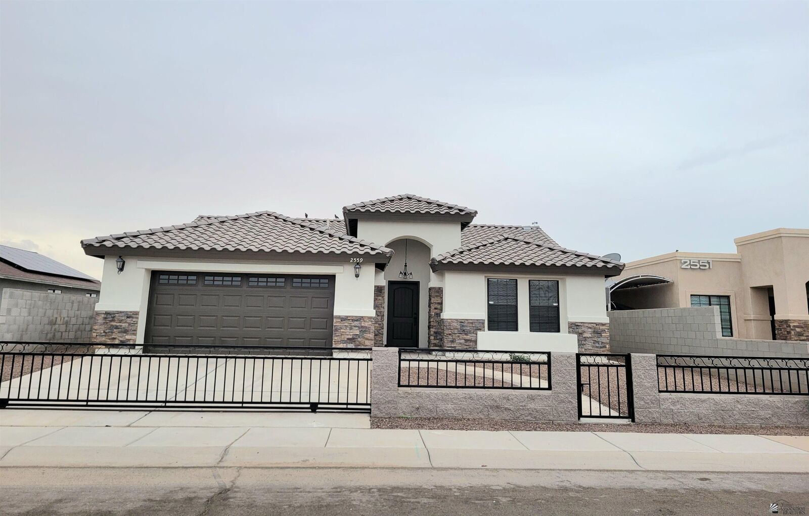 Property Photo: 2559 E Edais St AZ 85336
