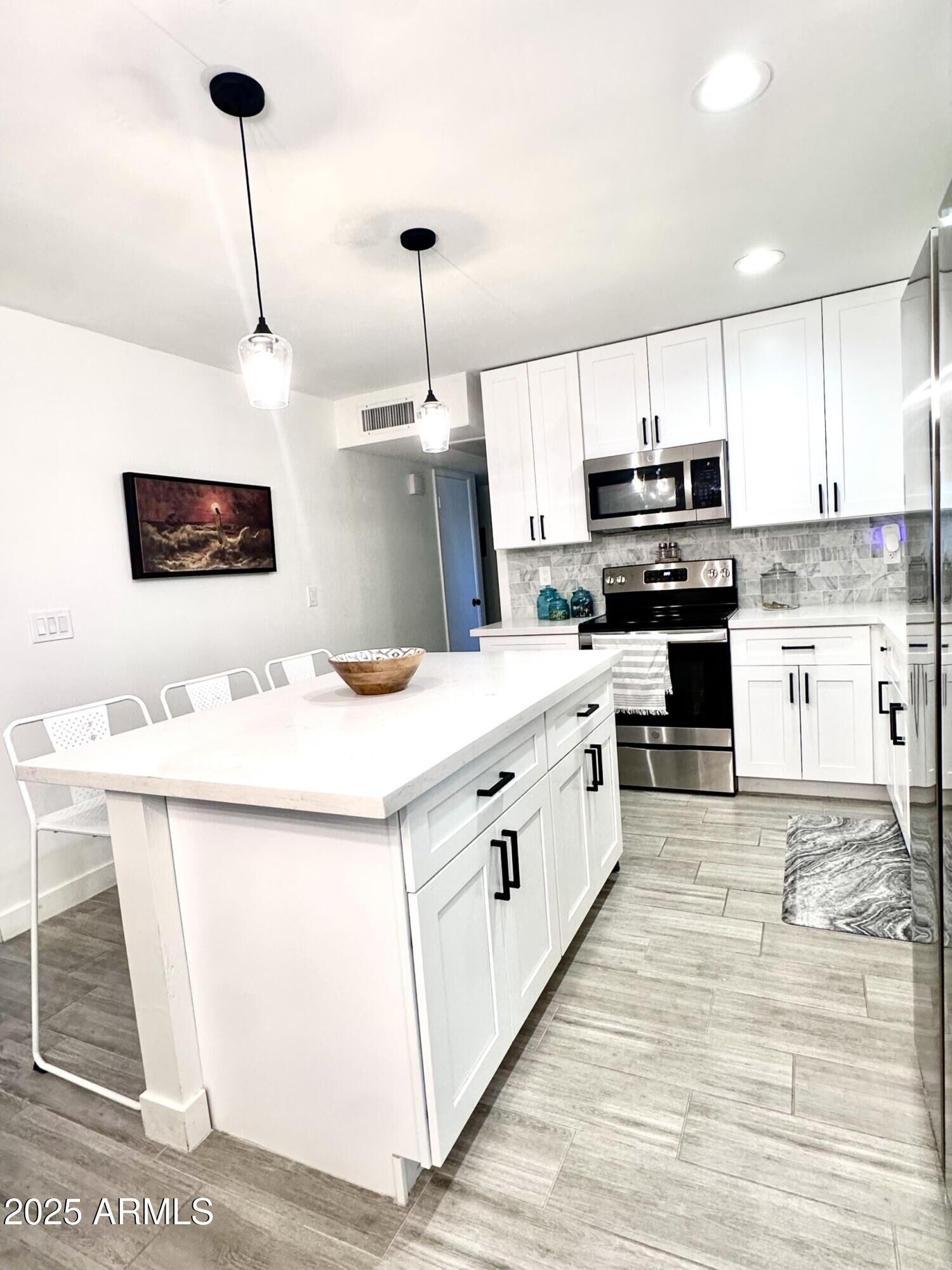 Property Photo: 5527 E Dallas Street AZ 85205