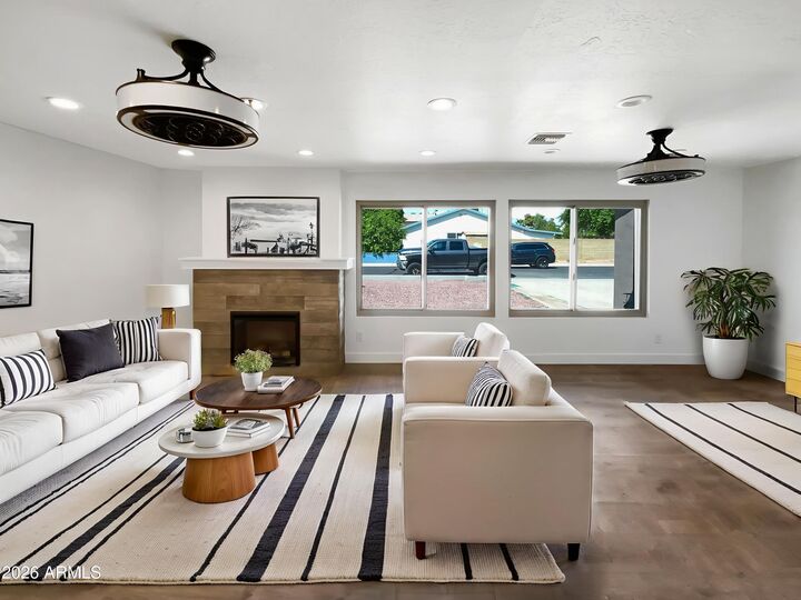 Property Photo: 2337 W Tierra Buena Lane AZ 85023