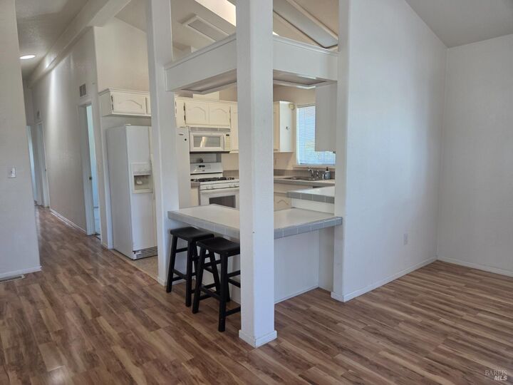 Property Photo:  224 Regency Court  CA 95401 