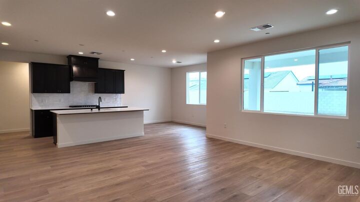 Property Photo: 12720 Graham Court CA 93311