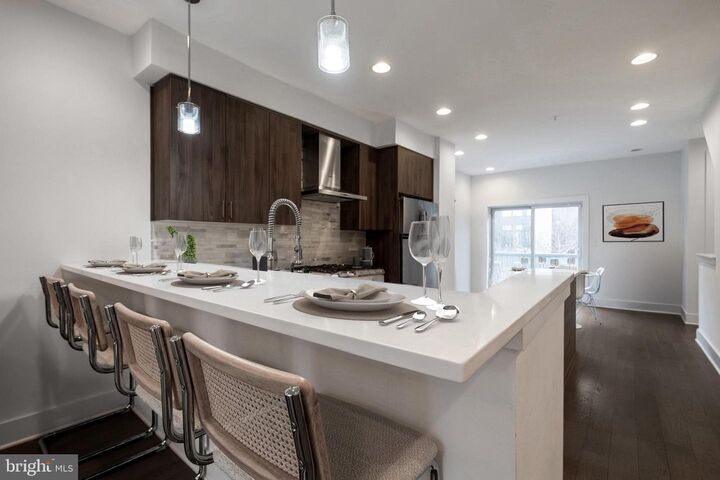 634 N 5th Street 12  Philadelphia PA 19123 photo