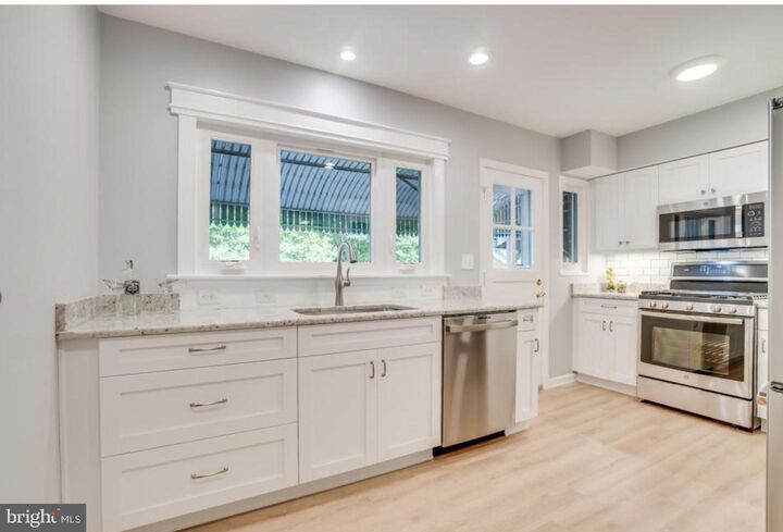 Property Photo:  507 S Fayette Street  VA 22314 