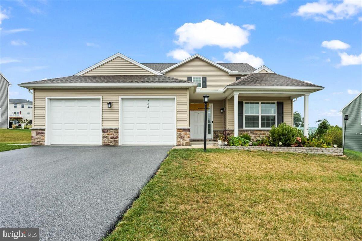 Property Photo:  206 Eagle Road  PA 17019 