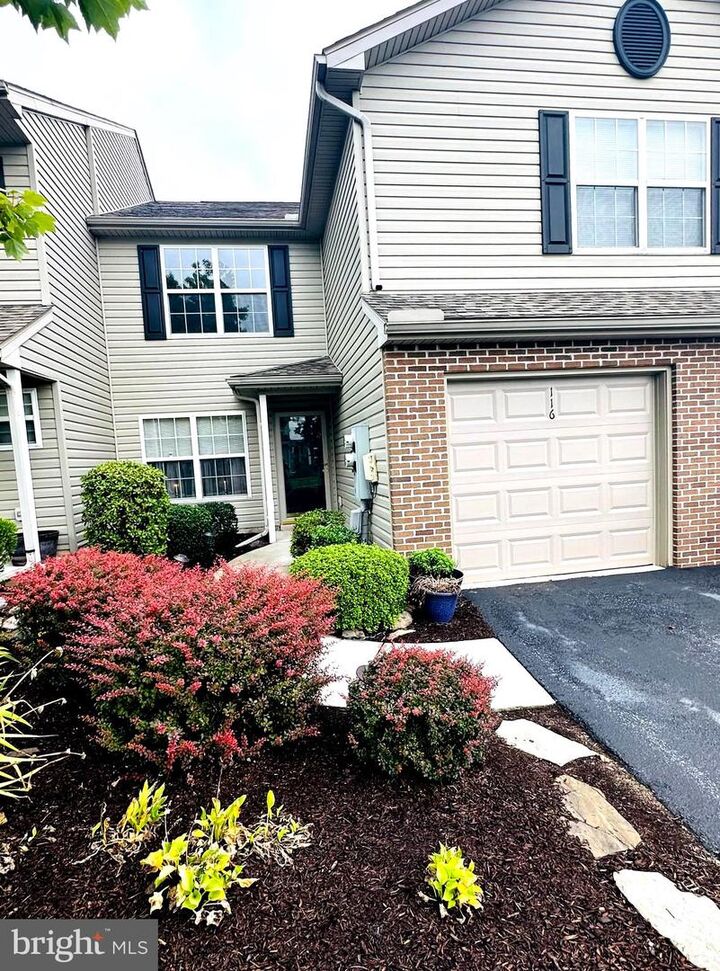 Property Photo:  116 Hawk Court  PA 17036 