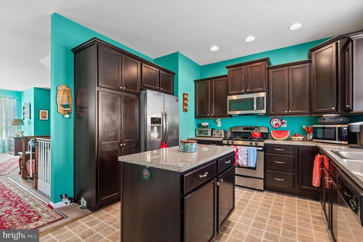 Property Photo: 18 Rosy Ridge Court PA 18969
