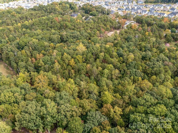 Property Photo:  17308 Green Hill Road  NC 28278 