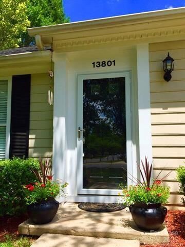 Property Photo:  13801 Dannemara Drive  NC 28134 