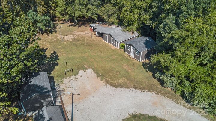 Property Photo: 1225 Liberty Road SC 29706