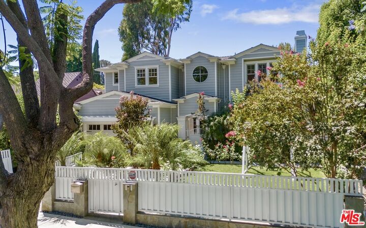 4135 Dixie Canyon Ave  Sherman Oaks CA 91423 photo