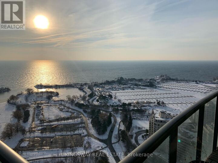 Property Photo: 2230 Lake Shore Boulevard West 3707 ON M8V 0B2