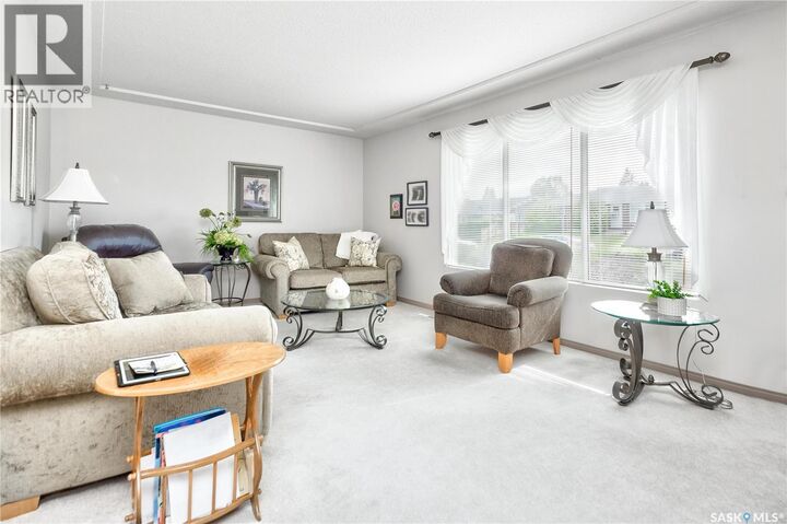Property Photo:  406 26th Street E  SK S6V 1V2 