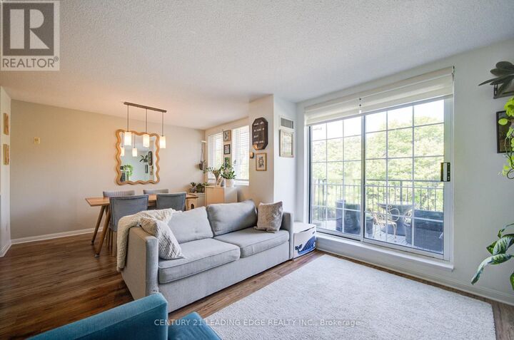 Property Photo:  39 Shank Street Th302  ON M6J 3X3 