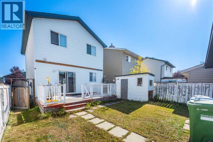 Property Photo:  148 Martin Crossing Crescent Northeast  AB T3J 3S9 