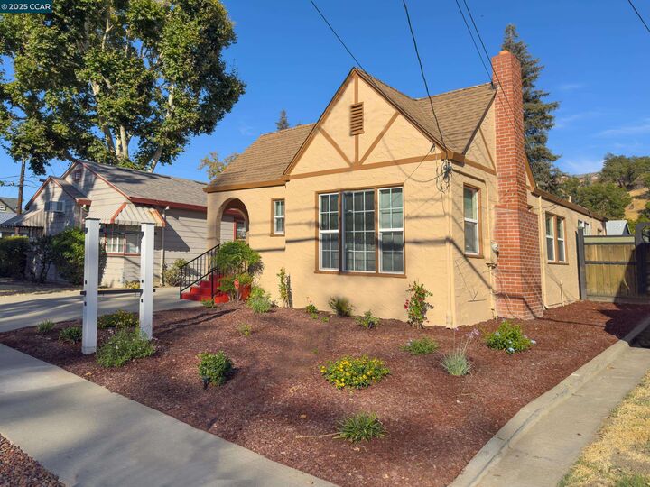 Property Photo:  2535 Alhambra Ave  CA 94553