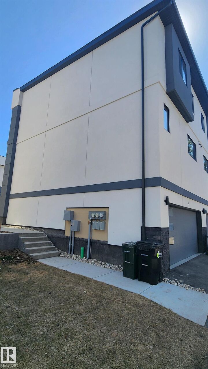 Property Photo:  10 Salisbury Way 45  AB T8B 0B1 