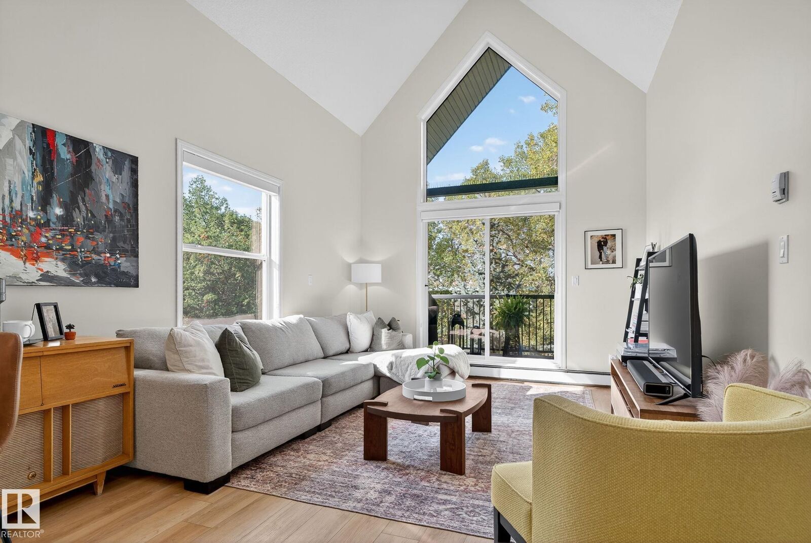 Property Photo: 9927 79 Avenue NW 309 AB T6E 1R3