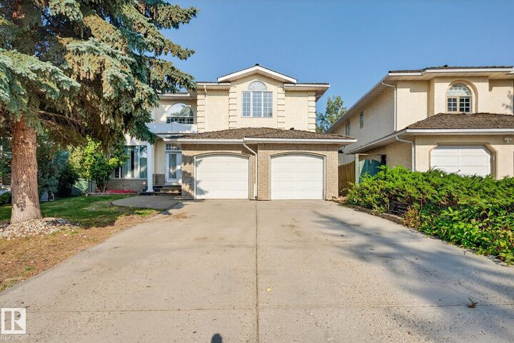 Property Photo: 106 Farnell Close NW AB T6R 2E4
