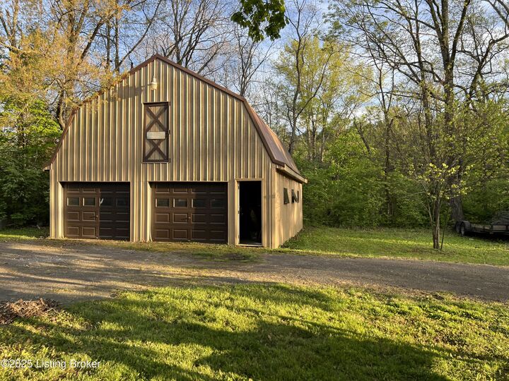 Property Photo: 10700 Back Run Rd KY 40299