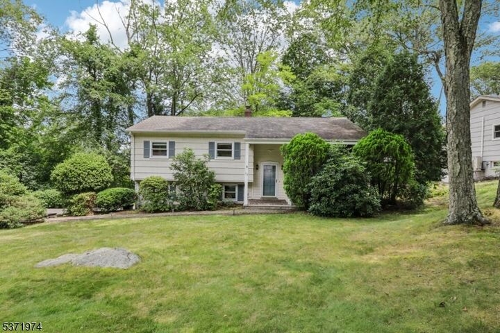 Property Photo:  13 Upper High Crest Dr  NJ 07480 