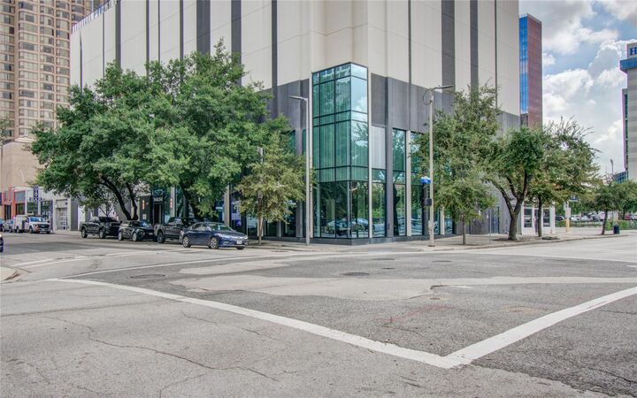 Property Photo:  1211 Caroline Street 1502  TX 77002 