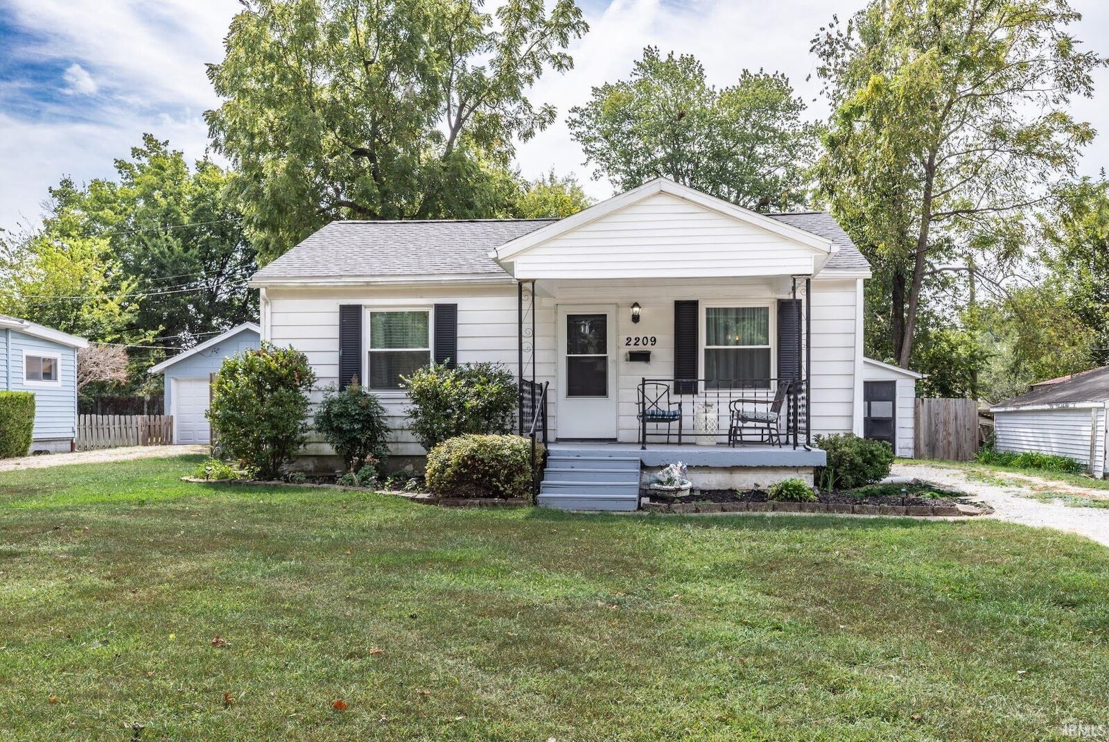 Property Photo:  2209 E Franklin Street  IN 47711 