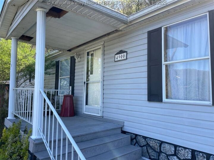 Property Photo:  4900 & 4904 Jonquil Drive  WV 25306