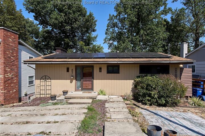 Property Photo: 805 Basil Road WV 25314