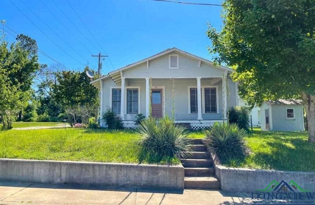 Property Photo: 301 S Kaufman TX 75563