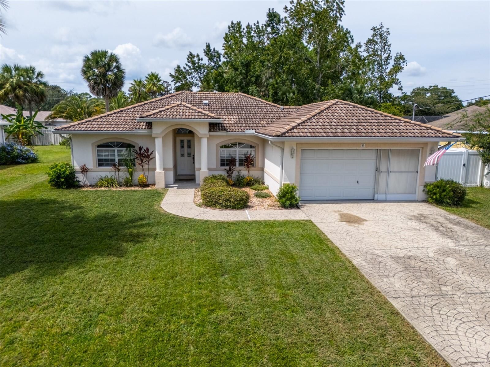 Property Photo: 6 Raleigh Drive FL 32164