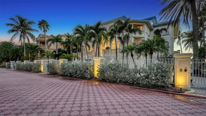Property Photo: 865 Longboat Club Road FL 34228