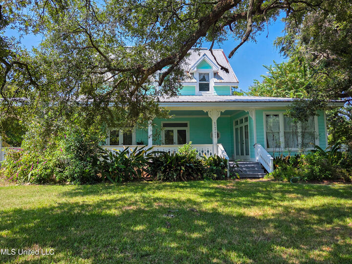 Property Photo:  605 Ford Avenue  MS 39567 