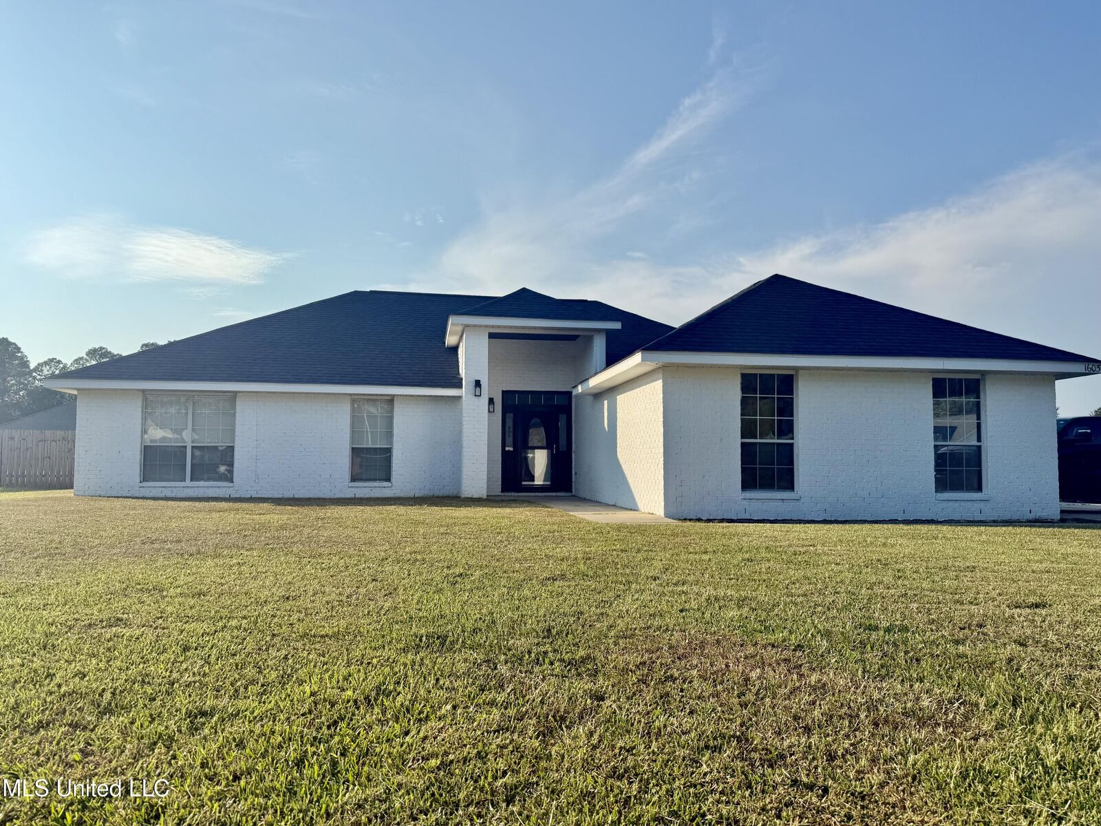 Property Photo:  1605 Heather Court  MS 39564 