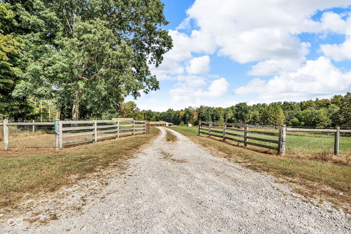 Property Photo:  2475 W County Road 1050 S  IN 46120 