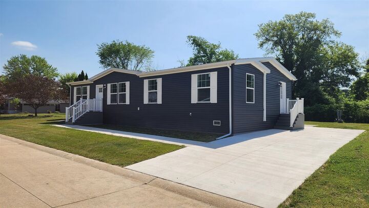 1176 Maple Leaf Court  Charlotte MI 48813 photo
