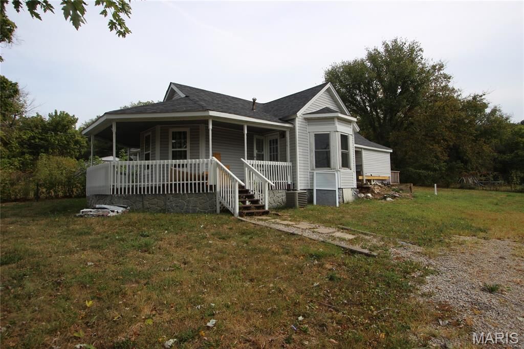 Property Photo:  316 N Oak Street  MO 63648 